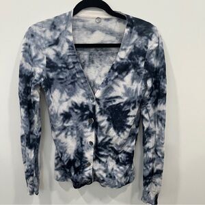 {Margaret O’Leary} blue and white medium cardigan